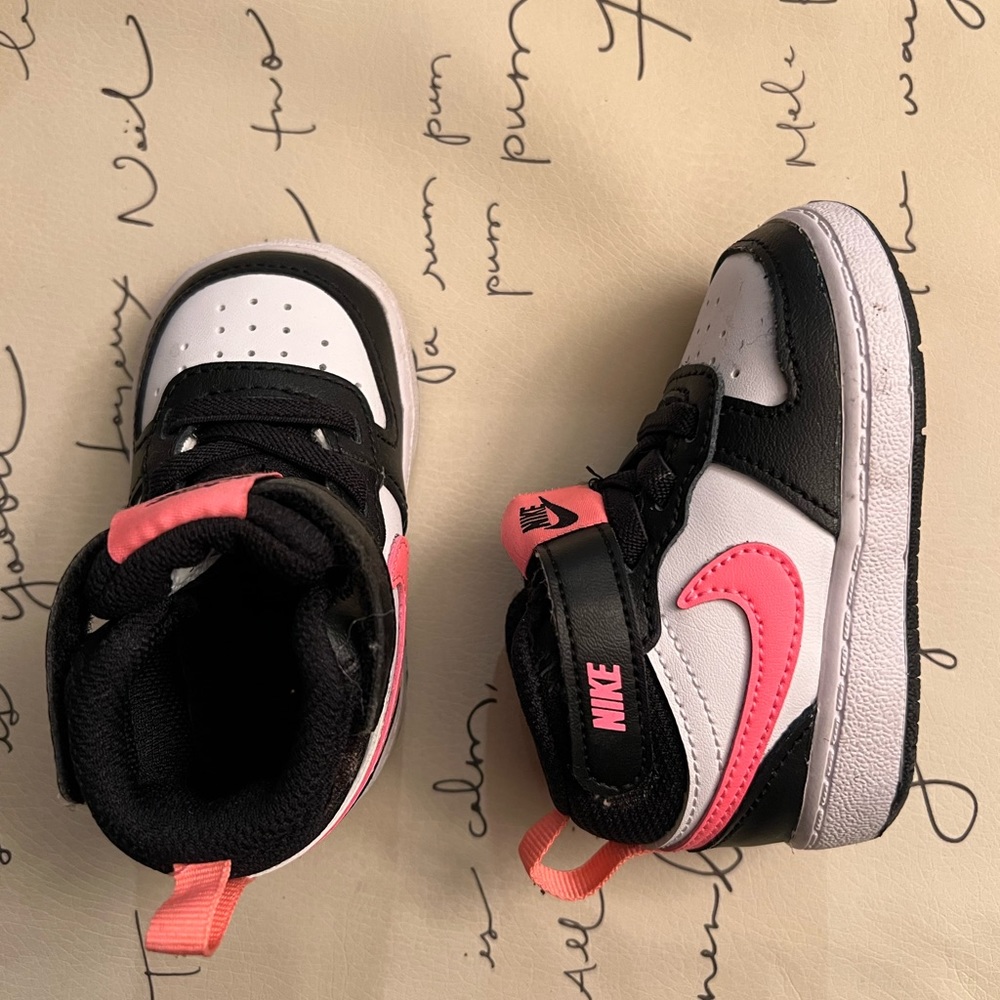 Nike Court Borough Mid 2 Sneaker NWOT